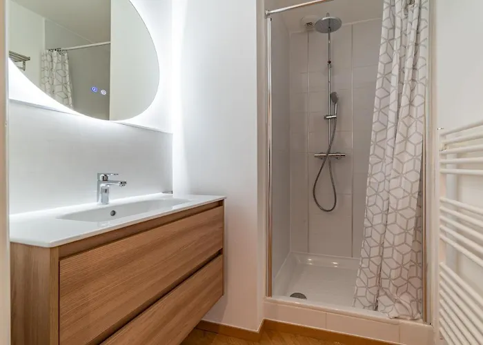 Beau Balcon Des Arenes * נים